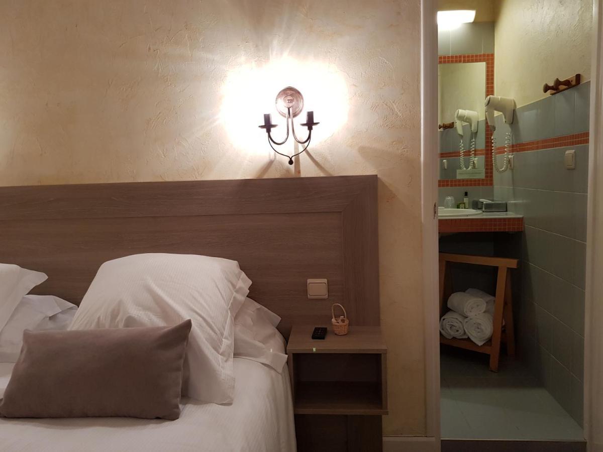 Hostellerie D'Heloise Logis Cluny Exterior photo
