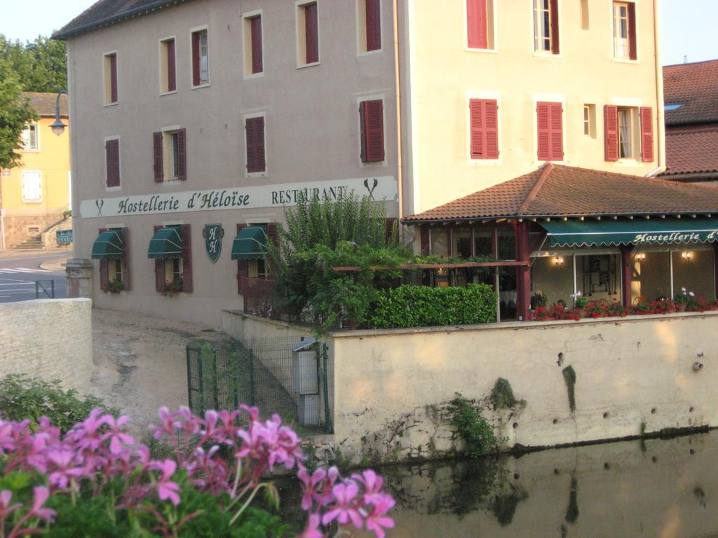 Hostellerie D'Heloise Logis Cluny Exterior photo